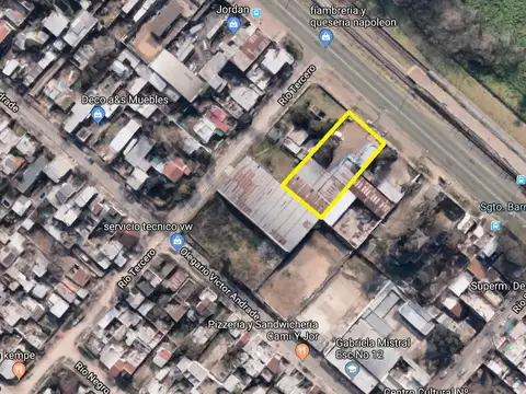 Av Pres Arturo H Illia 300