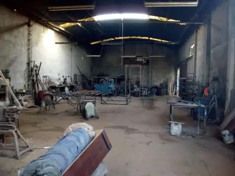 Galpón 800m2 s/Lote 25x52