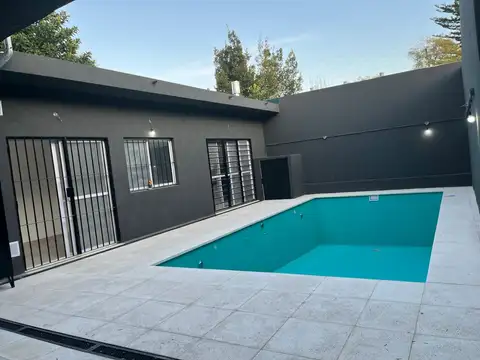 Casa 5 ambientes con 2 baños