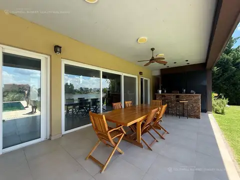 Casa en Alquiler Temporal con 1 cochera