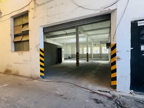 ALQUILER Galpón o Deposito con oficinas