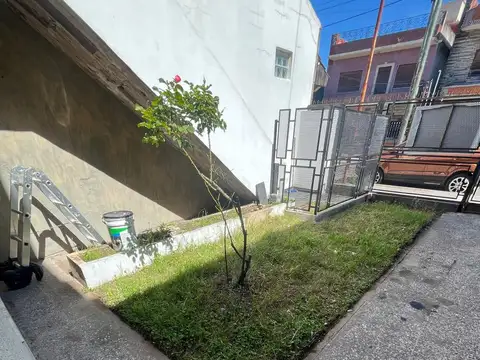 Depto Tipo Casa en Alquiler de 3 ambientes