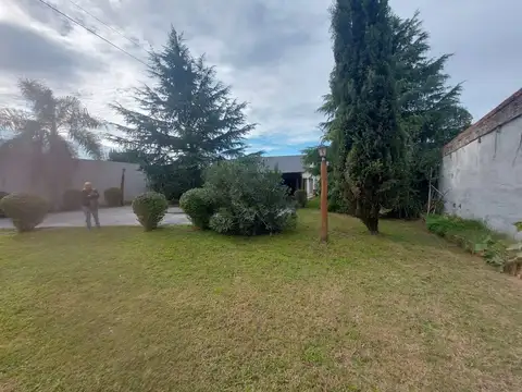 CASA EN VENTA EN CAPITAN SARMIENTO CON LOCAL