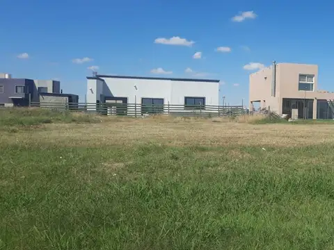 HERMOSO LOTE DE 306M2   EN VENTA   B° SANTA CLARA AL SUR - SAN VICENTE