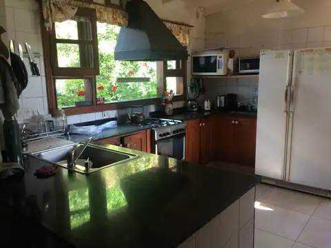 Casa en Alquiler Temporal con 2 cocheras