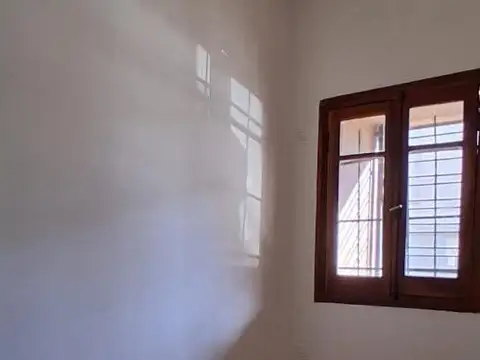 En Venta- Casa 2 Habitaciones Sobre Calle Carbo