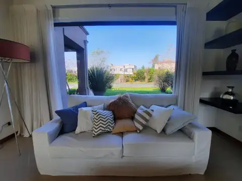 Casa en Alquiler Temporal en Talar Del Lago II, USD 2.700