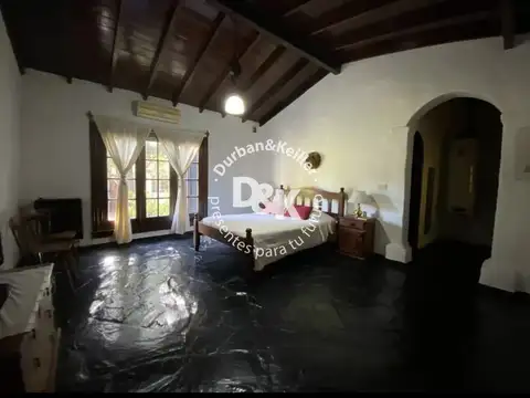 Casa en Venta con 4 cocheras