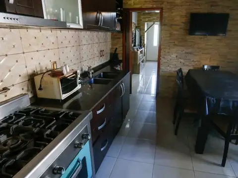 CASA DE 4 AMBIENTES EN VENTA EN LONGCHAMPS