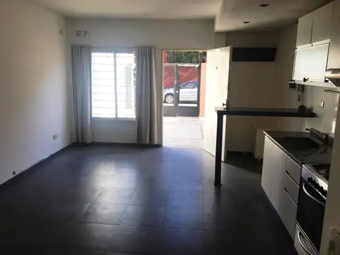 Depto Tipo Casa en Alquiler de 1 dormitorio