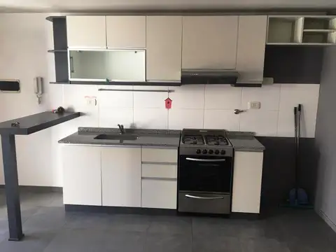 Depto Tipo Casa en Alquiler con 1 cocheras