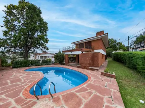 Hermosa Casa con PILETA en VENTA en Villa Carlos Paz