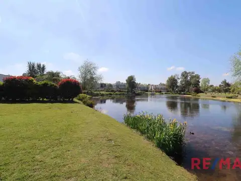 Venta Lote Terralagos, barrio House fondo a lago.