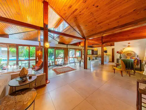 Casa remodelada en Venta Fisherton 4 dormitorios