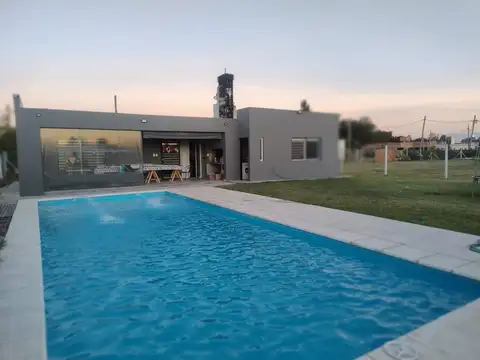 VENTA CASA 3 AMB C/PILETA/QUINCHO SAN VICENTE