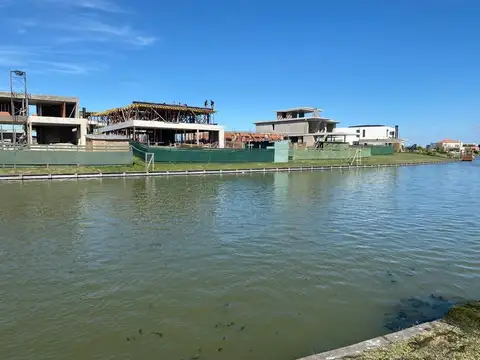 DOBLE  LOTE EN VIRAZON AL AGUA.-