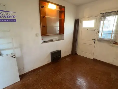 Casa 3 ambientes con 1 baño