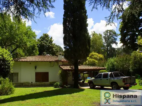 Hermosa casa en venta, sobre la calle Homero, en Del viso, Pilar. APTA CREDITO 