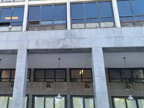 Oficina en Alquiler 40 años