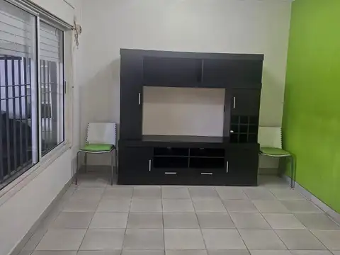 Depto Tipo Casa 2 ambientes con 1 baño