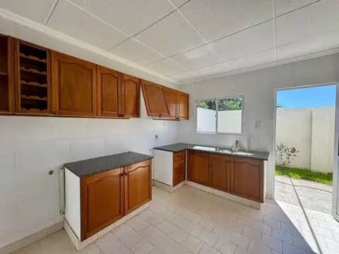 Casa 3 ambientes con 1 baño