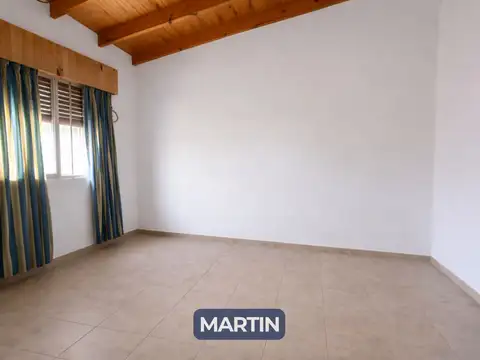 Casa en Alquiler con 1 cochera