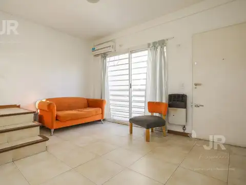 Depto Tipo Casa 2 ambientes con 1 baño