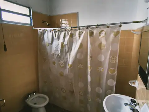 Casa en Alquiler al Oeste