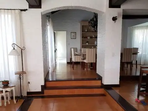 C.C. Los Cardales 4 Dorm. muy cómoda, reciclada excelente calidad constructiva.