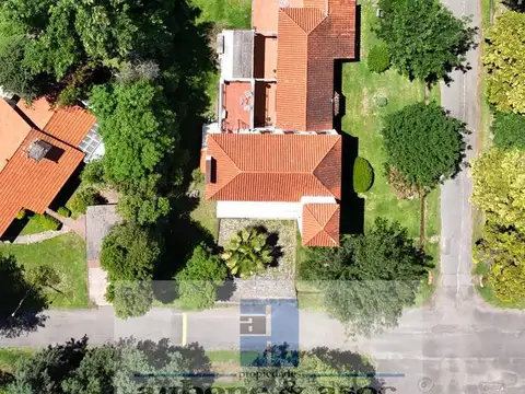 Casa 6 ambientes con 3 baños