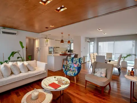 CASA VENTA LA PLATA PILETA COCHERA PATIO