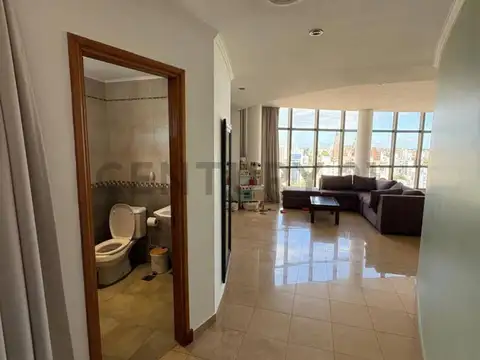 Piso Exclusivo en Venta – Calle 44 entre Plaza Paso y 14 – La Plata