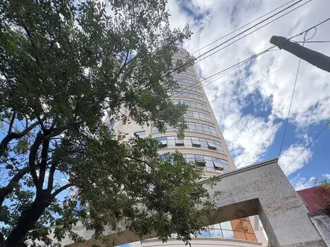 Piso Exclusivo en Venta – Calle 44 entre Plaza Paso y 14 – La Plata