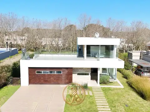 Venta casa en barrio Rumencó Mar del plata 5 ambientes