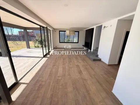 Venta de Casa en Pilar Lagoon, Pilar