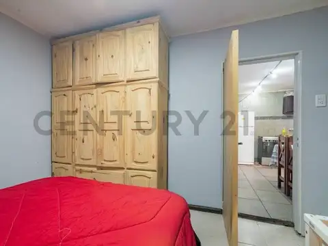 San José 6000. Casa con galpón, en venta, barrio República de los Hornos