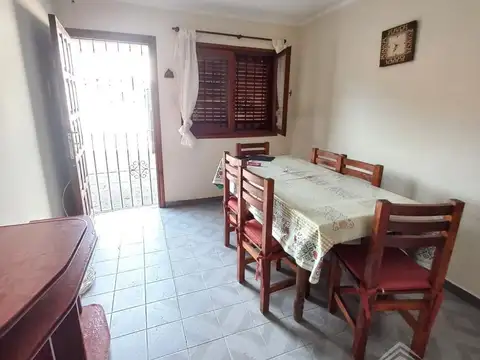 Depto Tipo Casa 3 ambientes con 2 baños