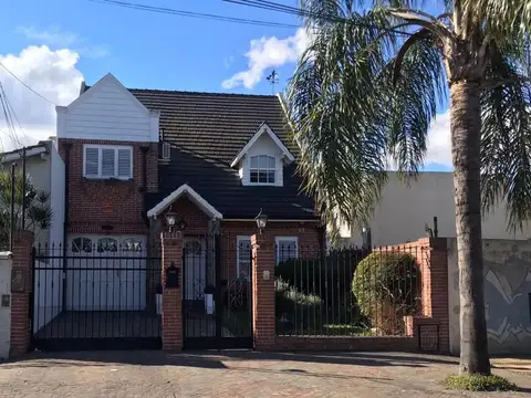 CHALET 5 AMB. HAEDO CHICO