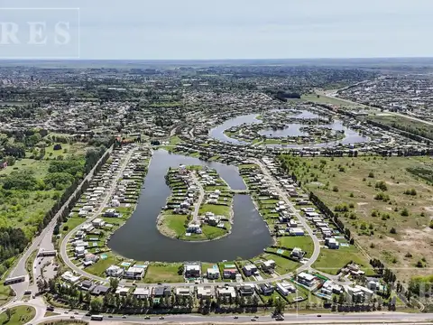 Lote a la laguna en venta en Area 5 San Matias