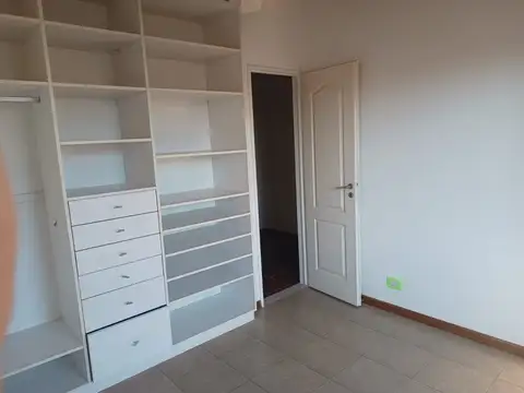 PH 6 DORM. - 4 BAÑOS - PATIO - PARRILLA - COCHERA - CABA