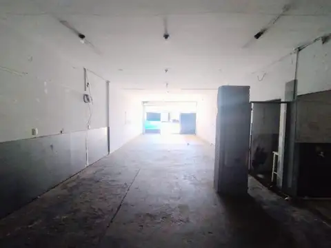 Local al frente en alquiler - San Juan 5300 - Rosario