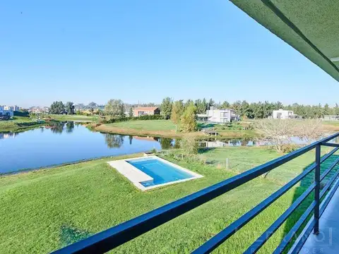 JHO. Venta Casa con renta 4 ambientes 3 dormitorios con pileta a laguna en el Cazal