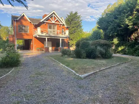 Casa 4 ambientes con 3 baños