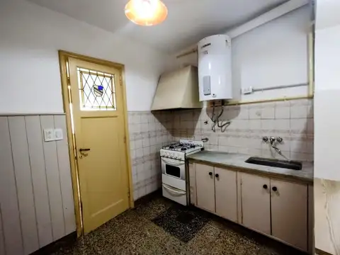 Excelente depto. De 3 amb. Ubicado a 3 cuadras del mar.