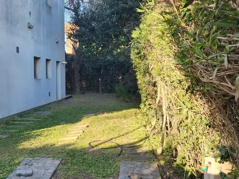 Casa en Venta en Barrio Parque Field, USD 180.000