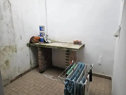 Casa 4 ambientes con 1 baño