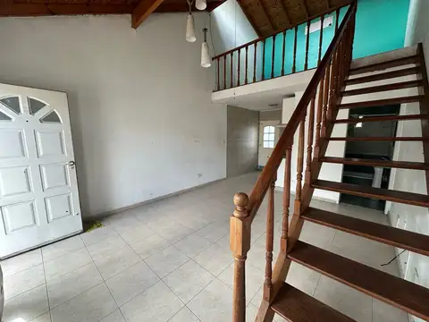 Depto Tipo Casa en Alquiler de 1 dormitorio