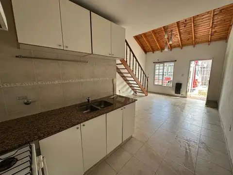 Depto Tipo Casa en Alquiler 15 años