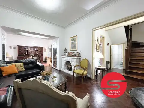 Casa 4 ambientes con 2 baños