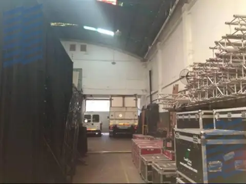 Galpón, Villa Urquiza- Deposito con Entrada Camion